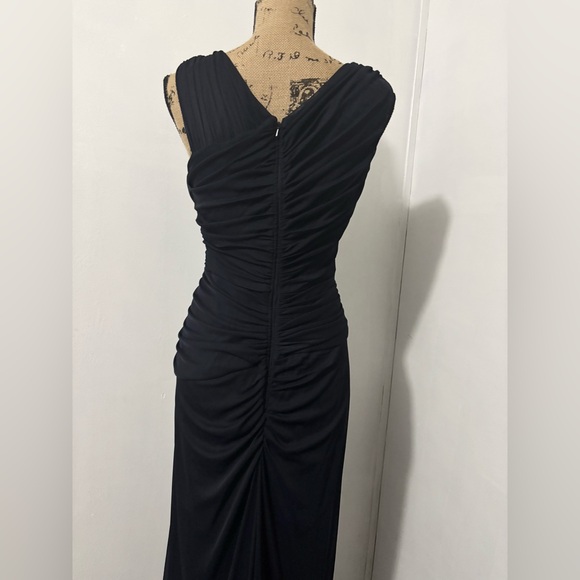 ADRIANA PAPELL Navy Blue Ruched Formal Length Evening Gown W/Broach Size 10. - Picture 7 of 10